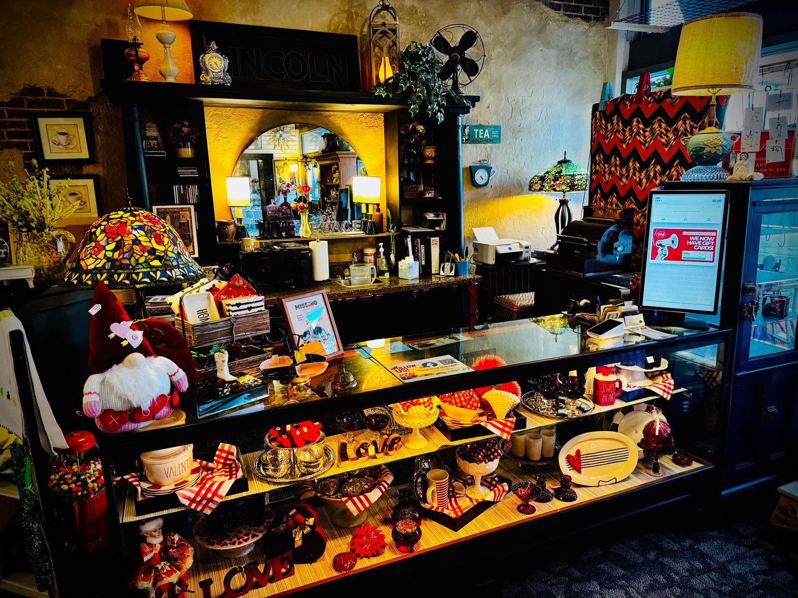 Sunday Mornings Just Got More Interesting: New Hours Starting Now